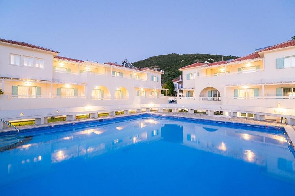 Sunrise Village Hotel Apartments Skopelos Town Exterior photo